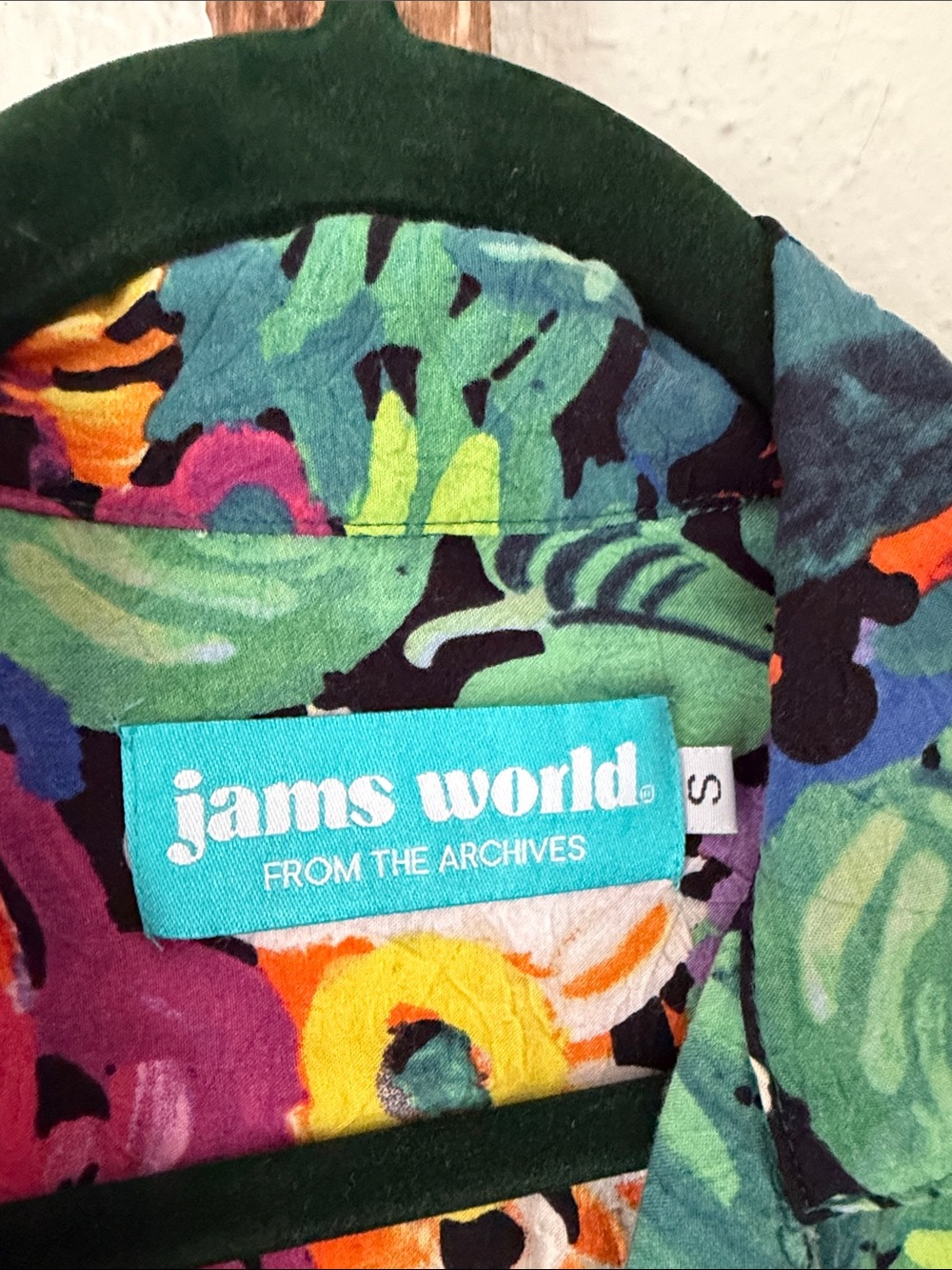 Jams World Tropical Hawaiian Floral Short Sleeve Colorful Button-Up Shirt Small - Picture 2 of 8